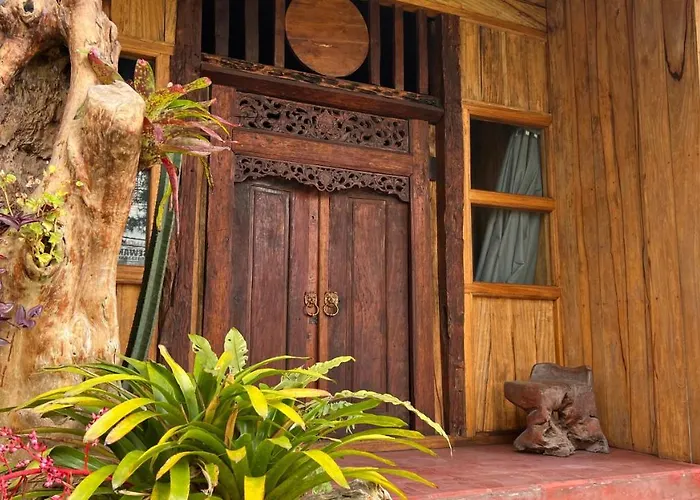 Chakra Tavern Hostel *