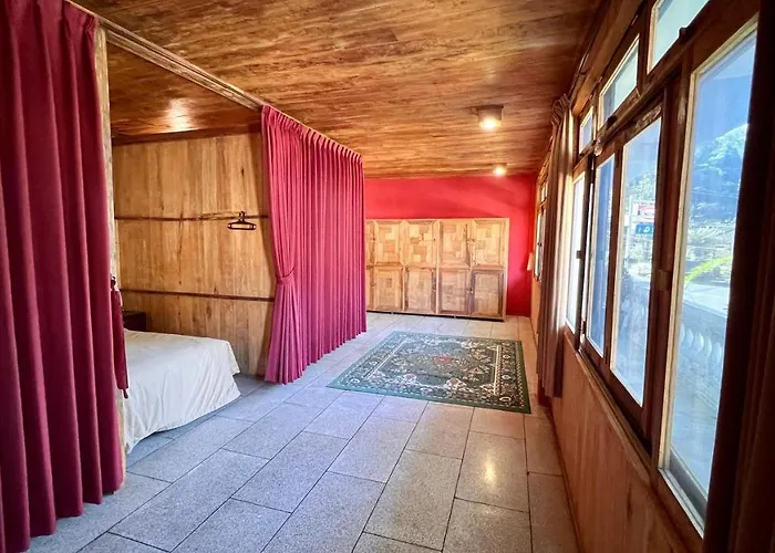 Hostel Chakra Tavern