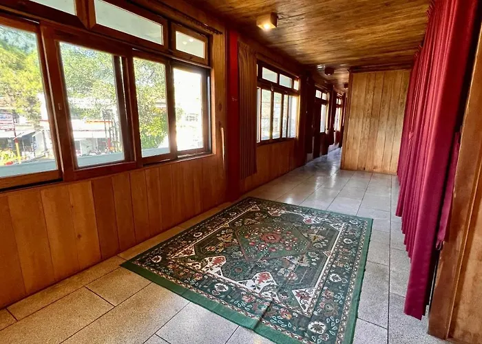 Chakra Tavern Hostel *